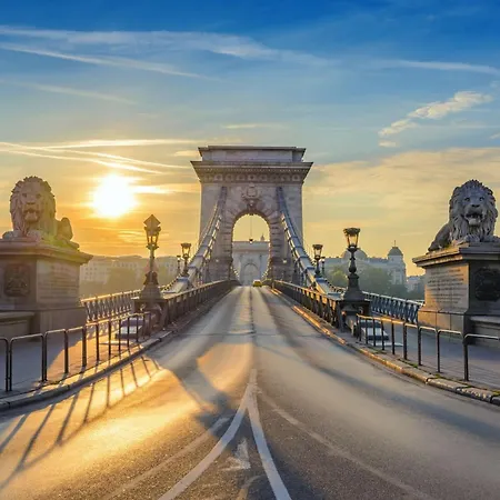 Chain Bridge Cozy Ac Comfort Near Everything Budapest